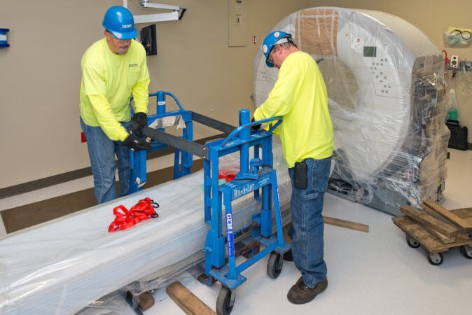 Rudolph-Libbe-Group-CT-Scanner-Installation2-674x450